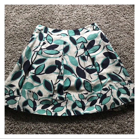 BCBGMaxAzria Size 6 Navy Floral A-Line Cream Skirt - Picture 3 of 5